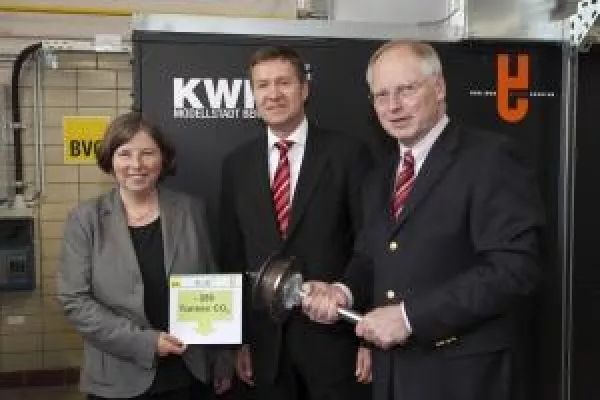 Bild: Neue Mikrogasturbine bei der BVG: Strom und Wärme umweltfreundlich produziert