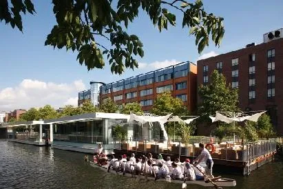 Sportlich tagen - Das Mercure Hotel Hamburg City bietet jetzt Drachenbootfahrten für Teams und Einzelgäste an Bild: Sportlich tagen - Das Mercure Hotel Hamburg City bietet jetzt Drachenbootfahrten für Teams und Einzelgäste an