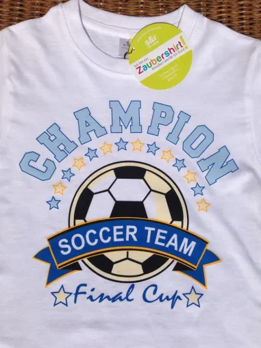 Bild: Fussball-Shirts als Zaubermotiv - sunshine&roses startet Verkauf zur WM