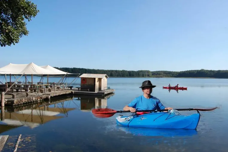 Auf Flößers Spuren: Naturerlebnisroute Seenplatte mit Rad, Kanu und Floß Bild: Auf Flößers Spuren: Naturerlebnisroute Seenplatte mit Rad, Kanu und Floß