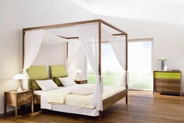 Bild: Das Himmelbett – ein Evergreen der Landhauskultur wird modern - Neues Massivholzdesign romantisch und klar
