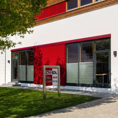 Bild: Sonnenschutzrollo mit Laufrichtung von unten nach oben