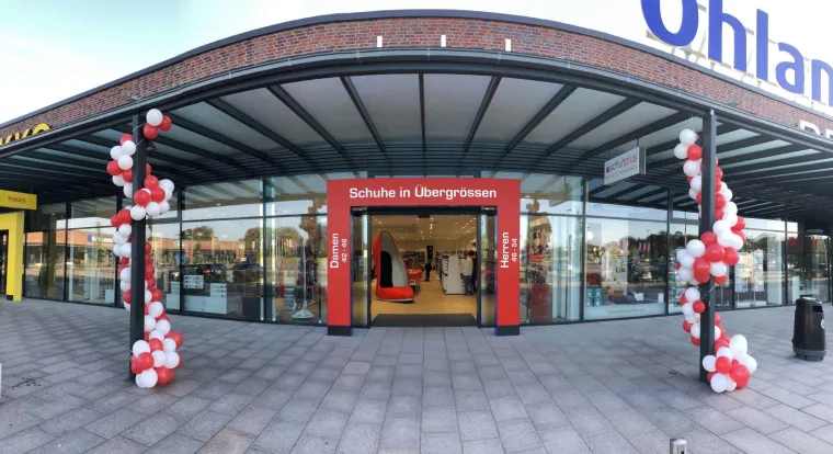 Bild: Modische Schuhe Übergröße bei schuhplus in Kaltenkirchen im Ohland-Park