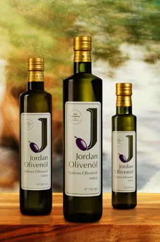 Bild: Produzent stellt prämiertes Olivenöl im KaDeWe vor