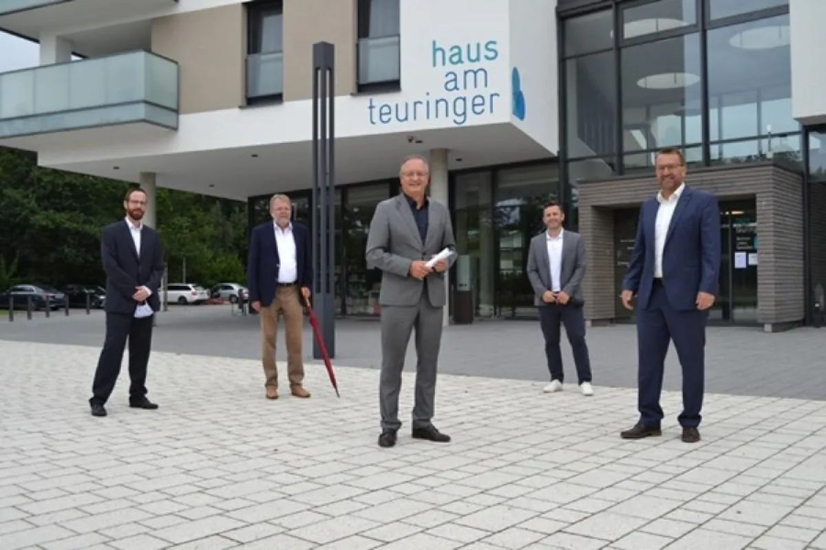 (v. r.) Ralph Meßmer, Jonathan Wolf und Andreas Stoch (SPD), Prälat Brock, Ulrich Dobler (SL)