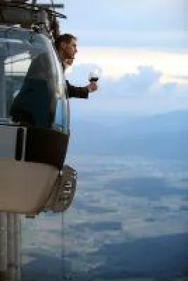 Bild: Von Bierbrunnen bis Bärensafari