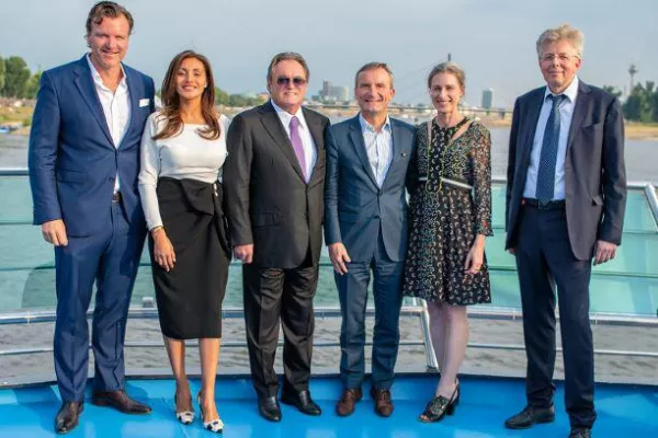 Bild: Kirmes-Feuerwerk in Düsseldorf Klüh Multiservices begrüßte mehr als 800 Gäste zur Bordparty