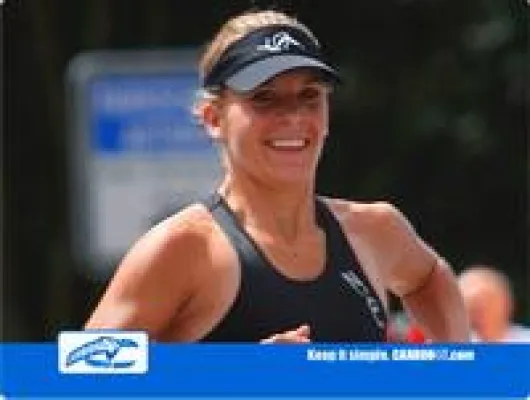 Bild: Die in der Bundesliga für den TuS Griesheim startende Martina Maul feiert hessischen Meistertitel