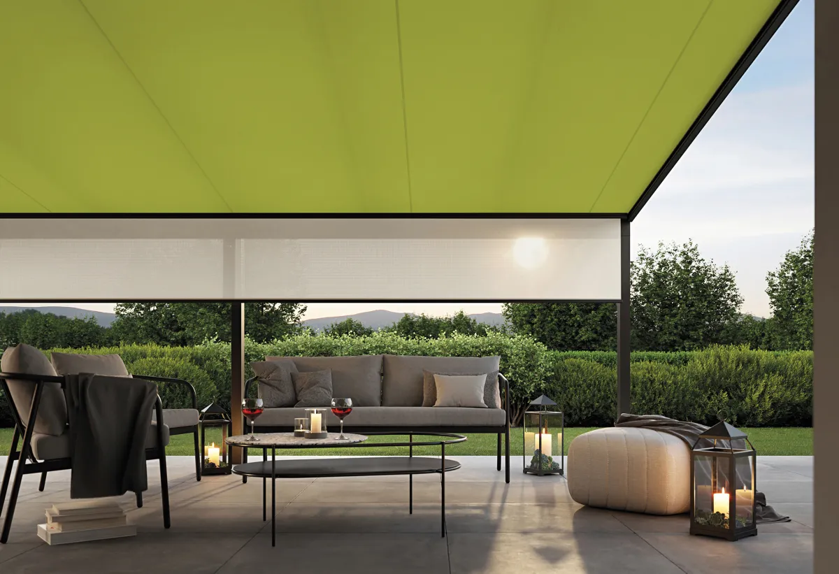 Markisen können mit ihrer großen Tuchfläche ruhige bis anregende Farbakzente im Outdoorreich setzen. (© markilux)