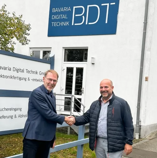 Bild: Bavaria Digital Technik GmbH und Inission AB unterzeichnen Vertrag über Unternehmensübernahme