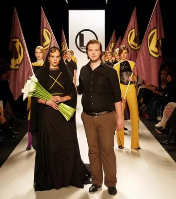LAC ET MEL® auf dem RED Walk - Designerlabel zeigt Kollektion bei der Berliner AIDS Gala Bild: LAC ET MEL® auf dem RED Walk - Designerlabel zeigt Kollektion bei der Berliner AIDS Gala