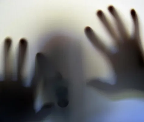 Sexueller Missbrauch von Mädchen: Warum Opfer immer wieder verletzt werden Bild: Sexueller Missbrauch von Mädchen: Warum Opfer immer wieder verletzt werden