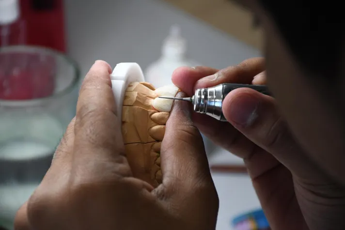 Schließung von Chinesischen Dentallaboren aufgrund Corona Virus Bild: Schließung von Chinesischen Dentallaboren aufgrund Corona Virus