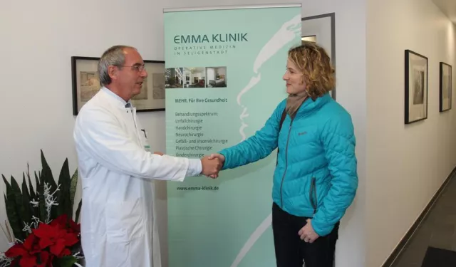 Bild: Weihnachtsspende statt Geschenke: Emma Klinik unterstützt mit Weihnachtsspende krebskranke Kinder