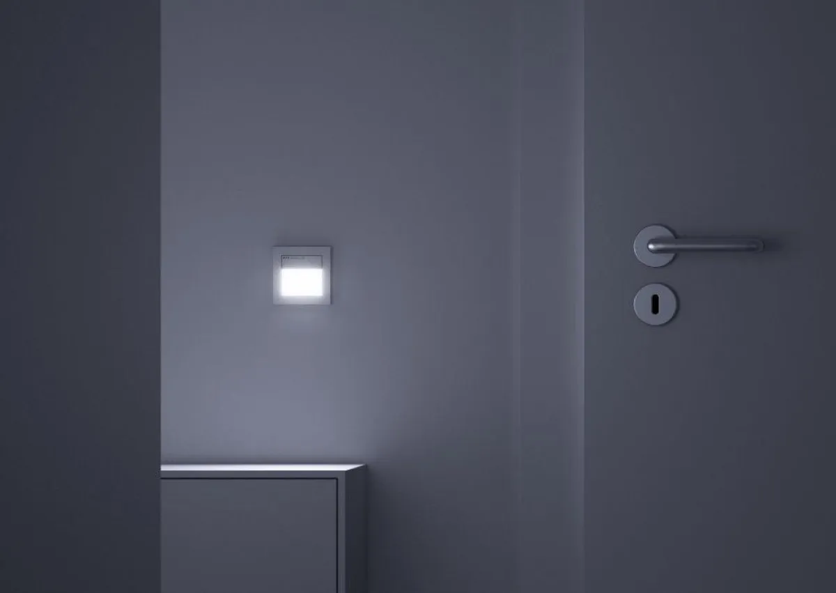 [Foto: Gira] Der Gira Sensotec LED eignet sich überall dort, wo automatisches Licht gewünscht wird.