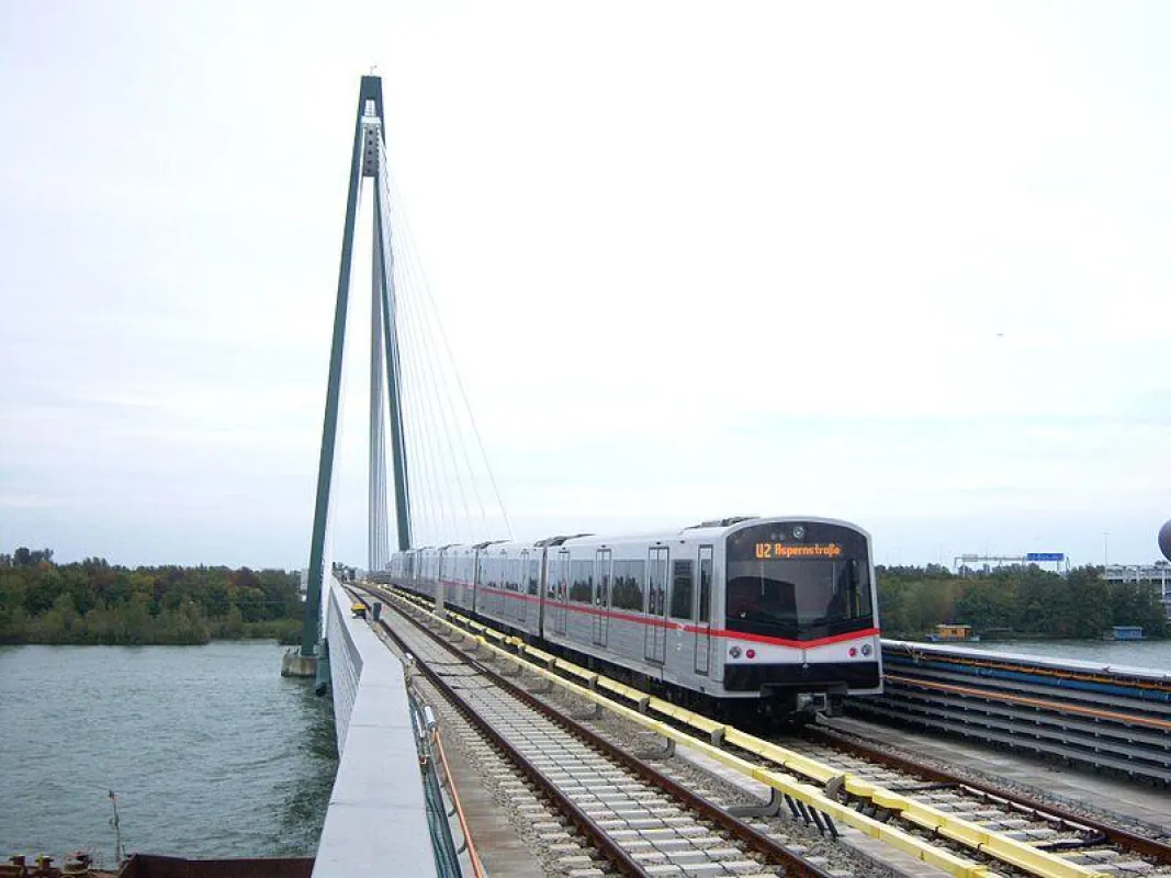 Donaustadtbrücke