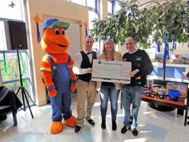 Bild: Kernie, Disco und eine tolle Spende