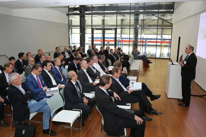 FIR engagiert sich im neu gegründeten Center Smart Services Bild: FIR engagiert sich im neu gegründeten Center Smart Services