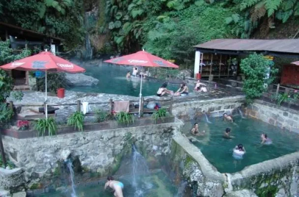 Las Fuentes Georginas - Heiße Vulkan-Quellen in Guatemalas Hochland Bild: Las Fuentes Georginas - Heiße Vulkan-Quellen in Guatemalas Hochland