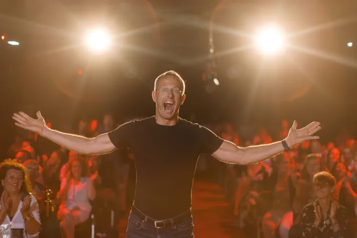 Bild: WIE DU FURCHT UND GIER ÜBERWINDEST