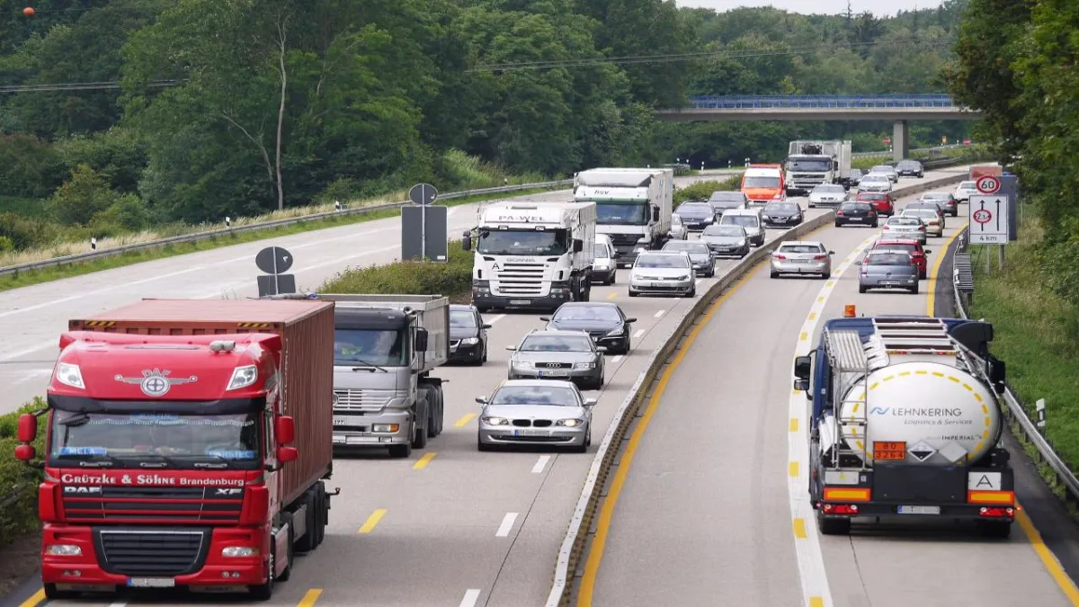 Lkw-Fahrer in Deutschland wissen oft nicht, wo sie ihre Lastwagen abstellen sollen © Pixabay