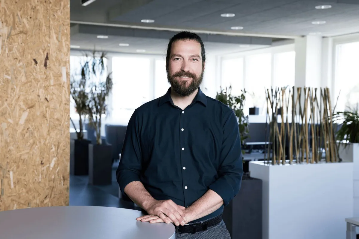 Neue Maßstäbe im Recruiting setzen: Reginald Zenta, CEO, präsentiert die neue eRecruiter Generation (© eRecruiter)