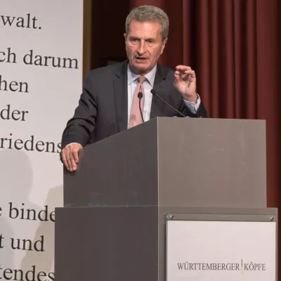 Bild: Günther H. Oettinger erhält Auszeichnung „Württemberger Köpfe“