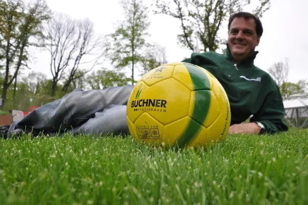 Der perfekte Rasen ist möglich: Weltmeisterliche Tipps auf der Landesgartenschau in Bad Nauheim Bild: Der perfekte Rasen ist möglich: Weltmeisterliche Tipps auf der Landesgartenschau in Bad Nauheim