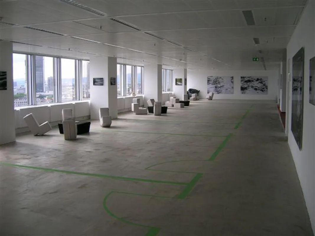 Die Bestregarts Gallerie mit Blick über Frankfurt