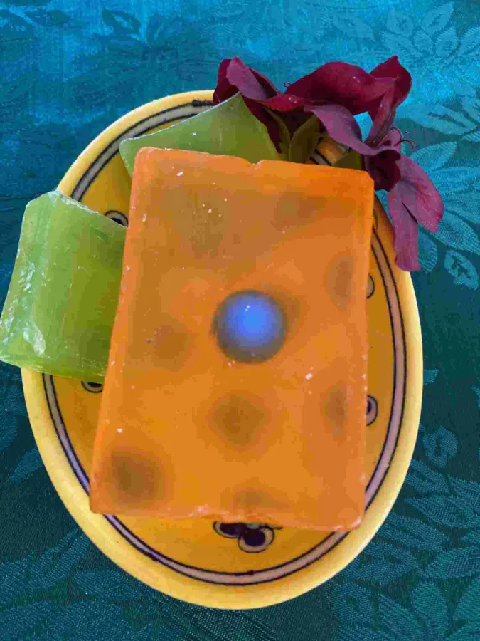 Kinderseife für die Pandemie:Mit Spielzeug