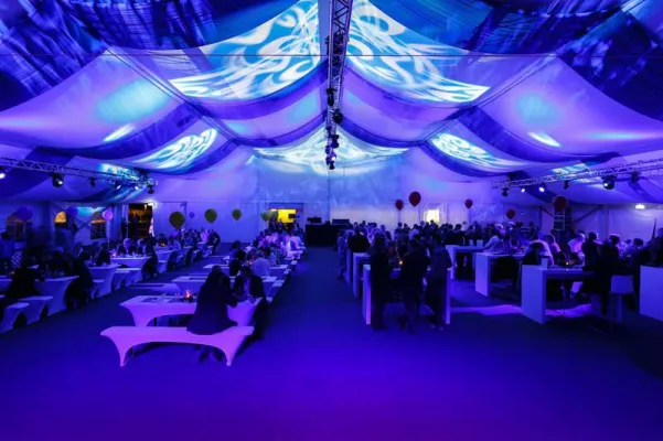 Bild: Hahn+Kolb feiert neuen Standort mit b&b eventtechnik