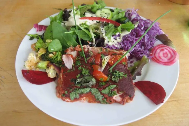 Fast Food ist out - Raw Food isst in Bild: Fast Food ist out - Raw Food isst in