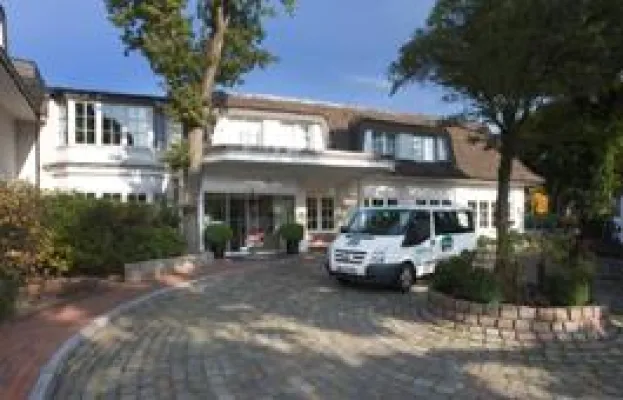 Bild: Ravindra K. Ahuja begleitet charmantes Courtyard by Marriott Hotel in das 25-jährige Jubiläum