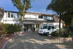 Bild: Ravindra K. Ahuja begleitet charmantes Courtyard by Marriott Hotel in das 25-jährige Jubiläum