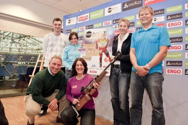 Weltpremiere auf Schalke: Biathlon-Stars messen ihr Können erstmals mit Lasergewehren Bild: Weltpremiere auf Schalke: Biathlon-Stars messen ihr Können erstmals mit Lasergewehren