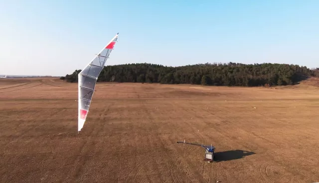 Bild:   Stromerzeugung in luftiger Höhe: E.DIS kooperiert mit Start-Up EnerKite zur Stromgewinnung durch Flugdrachen