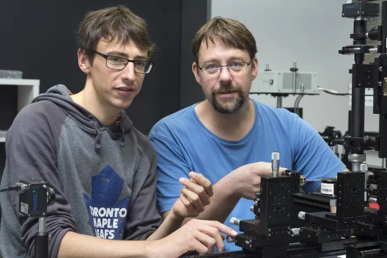 Bild: Junger Forscher findet Traumthema Quantencomputer