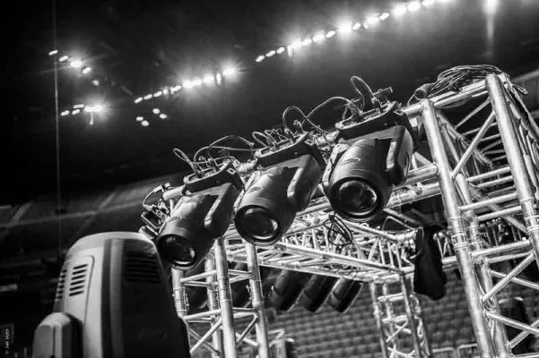 TSL Production aus Pulheim investiert in ELATION Bild: TSL Production aus Pulheim investiert in ELATION