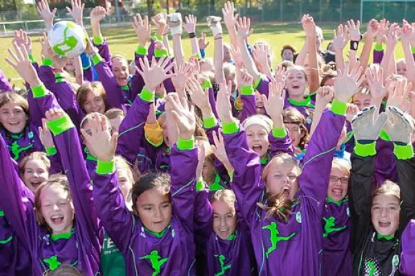 Die Zukunft der Ballspiele ist weiblich - Erhard Sport präsentiert Mädchenfußball bei Ballspiel-Symposium Bild: Die Zukunft der Ballspiele ist weiblich - Erhard Sport präsentiert Mädchenfußball bei Ballspiel-Symposium