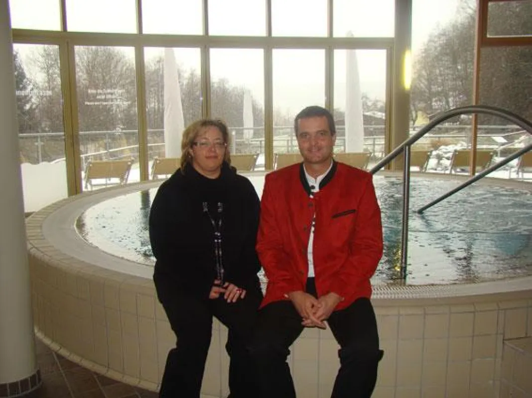 Evelyn Zorn (GF crosseye Marketing) und Mag. Gernot Deutsch (GF Heiltherme)