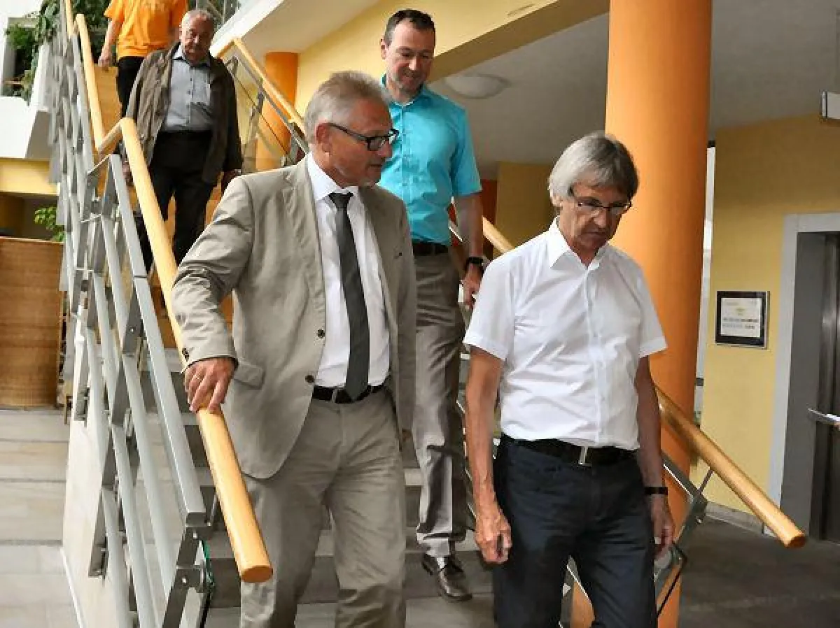 BA Riebsamen (li.) mit Dr. B. Broll, Vorstand der Stiftung Liebenau und G. Schiele (Altenhilfe)