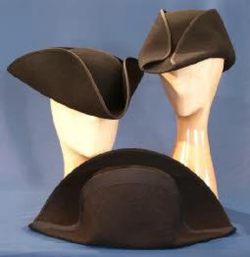 Der Dreispitz, der Zweispitz und der Napoleon