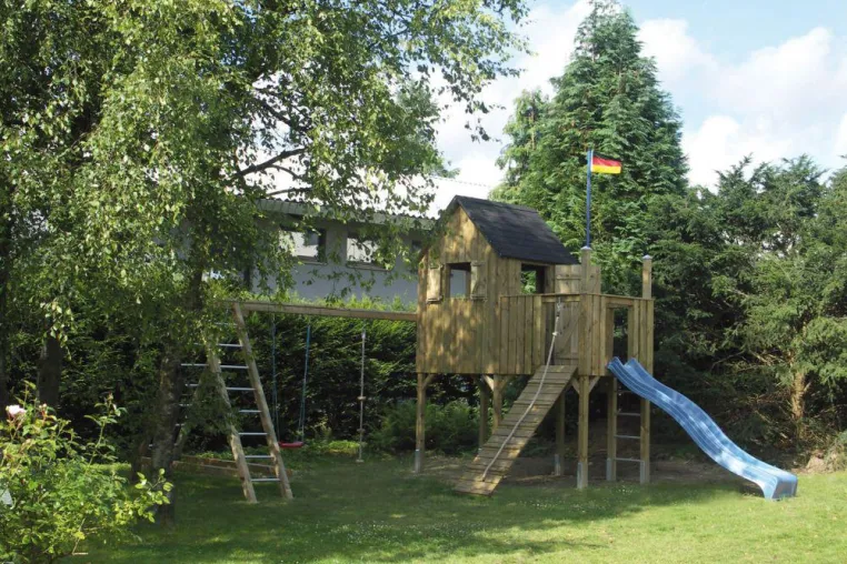 Bild: GAH-Alberts: Anleitung zum Bau eines Holz-Spielturms