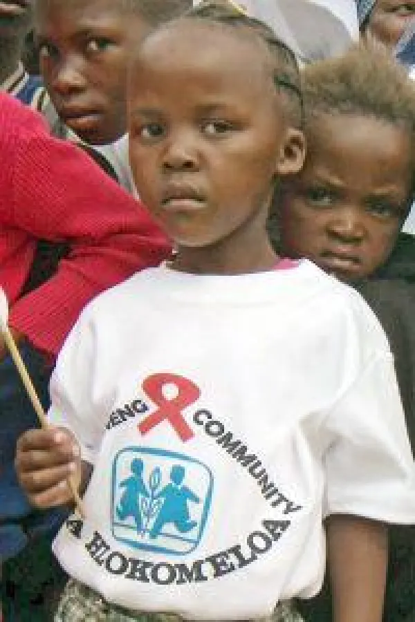 Mit Hut und Haar auch nach Afrika - die SOS-Kinderdörfer auf dem All Nations Festival in Berlin