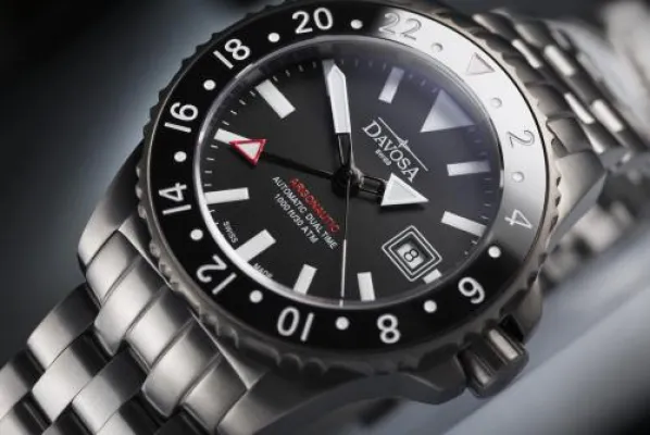 Bild: Vielfliegende Taucheruhr - Schweizer Automatik mit GMT-Funktion DAVOSA Argonautic Dual Time