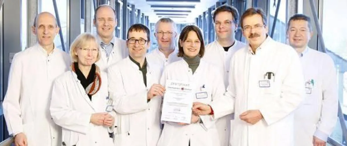 Gruppenfoto Team Onkologie und Hämatologie, zweiter von rechts Prof. Dr. med. Hansjochen Wilke