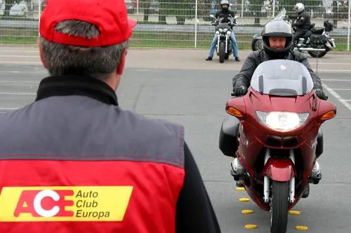 Bild: Motorradfahrer verbessern ihre Unfallbilanz