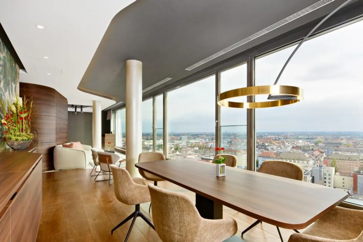 Board-Room „Alpenblick“ NH Collection München Bavaria © NH Hotel Group