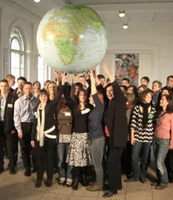 Bilanz nach einem Jahr "weltwärts" - Entwicklungspolitischer Freiwilligendienst geht in die nächste Runde Bild: Bilanz nach einem Jahr "weltwärts" - Entwicklungspolitischer Freiwilligendienst geht in die nächste Runde