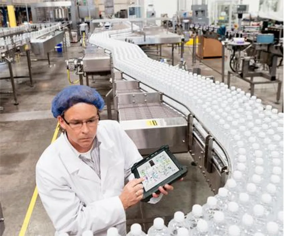(c)IPC2U Industrie Tablet im Einsatz